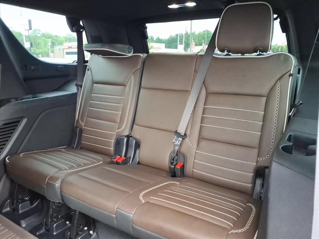 Used 2025 GMC Yukon Denali Ultimate w/ LPO, Floor Liner Package AWD/4WD image 25