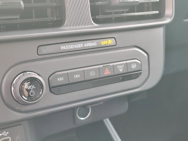 New 2025 Ford Maverick XL w/ Equipment Group 101A image 31