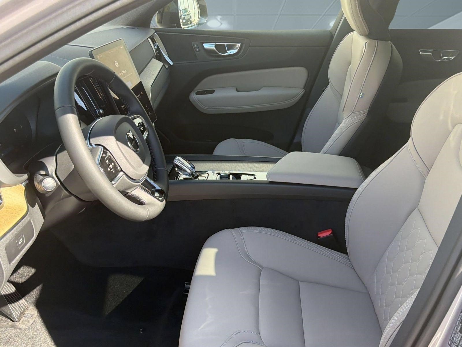 New 2026 Volvo XC60 B5 Plus w/ Climate Package AWD/4WD image 5