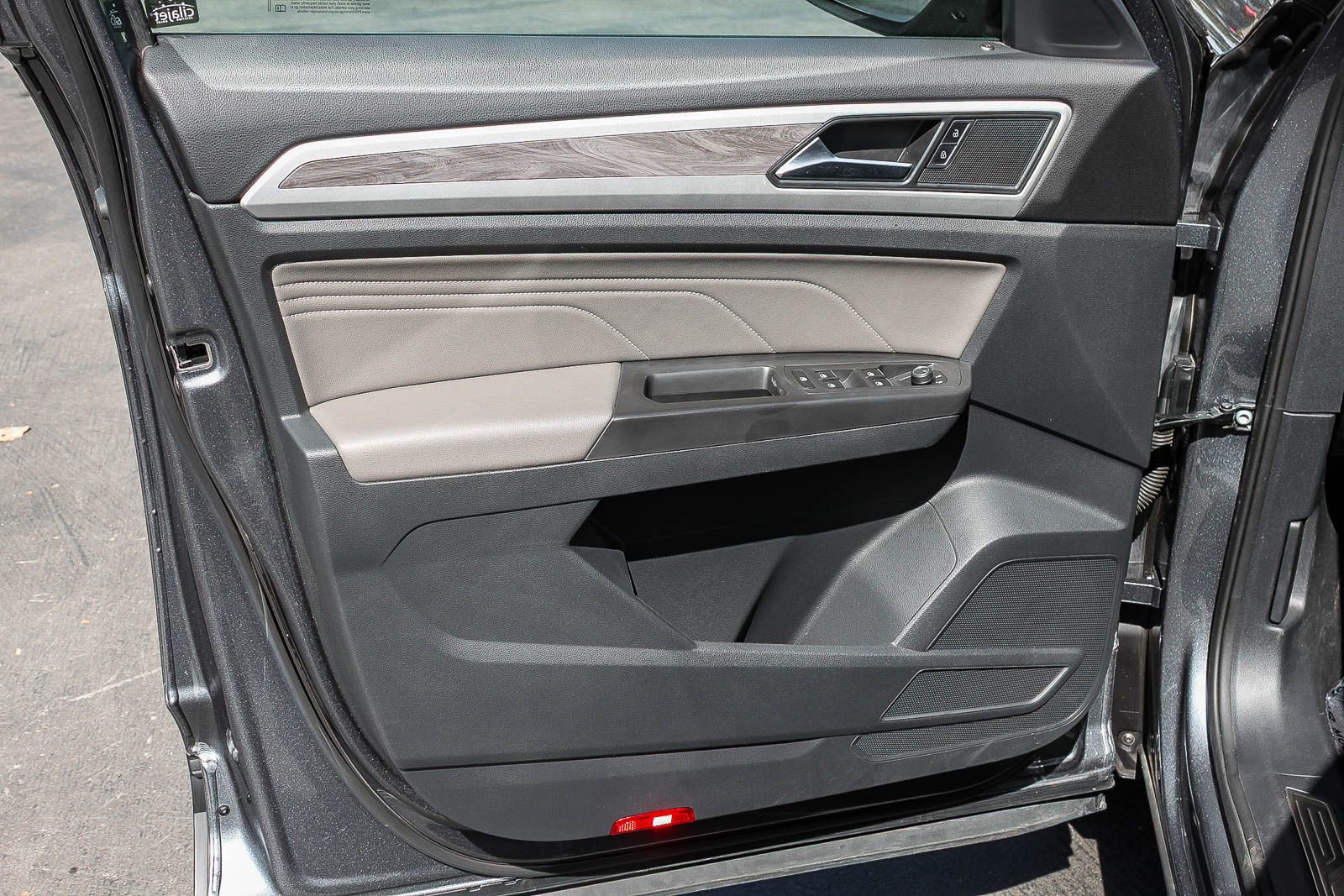 Certified 2022 Volkswagen Atlas Cross Sport SE image 19