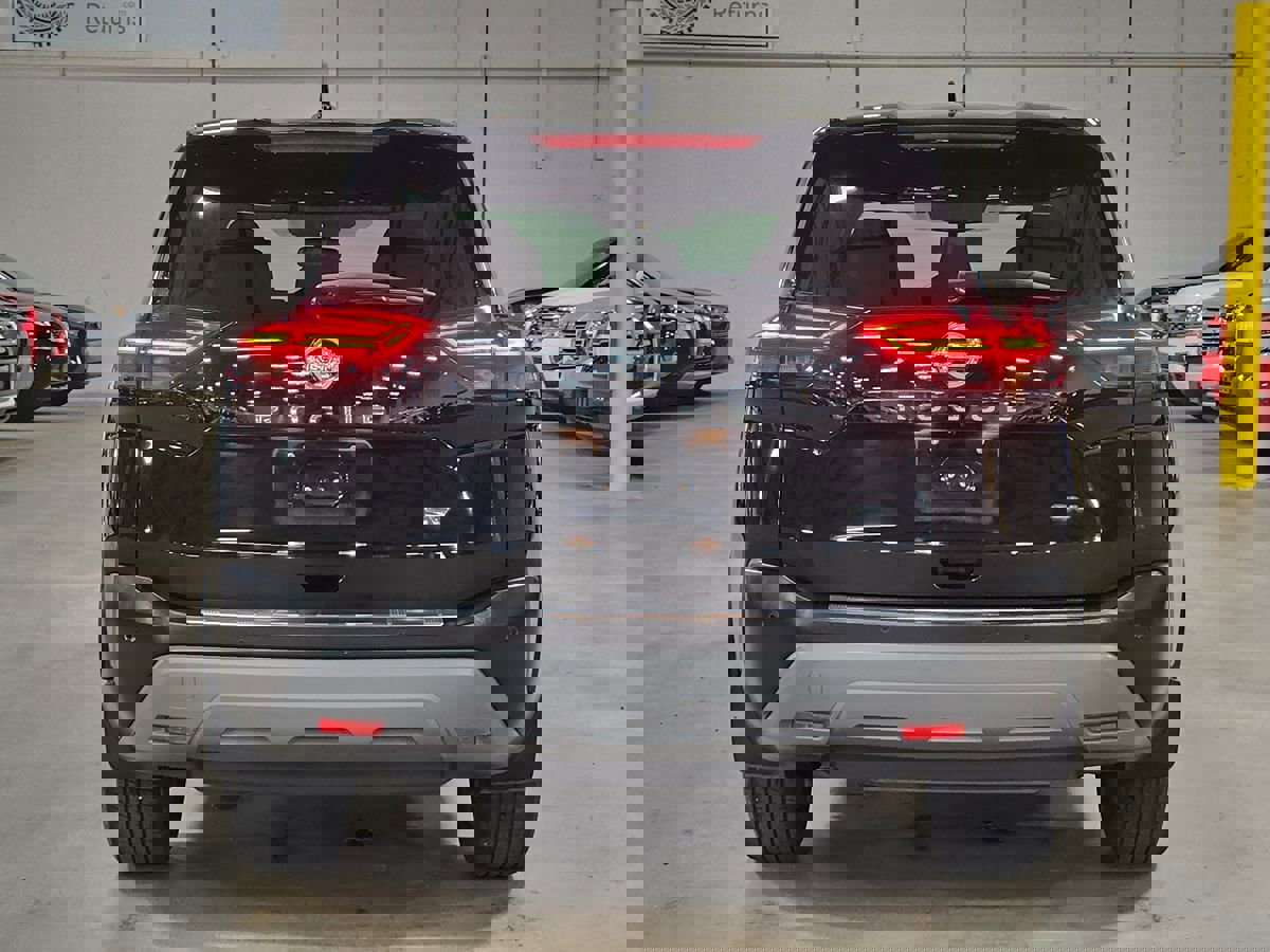 Used 2021 Nissan Rogue SV image 10