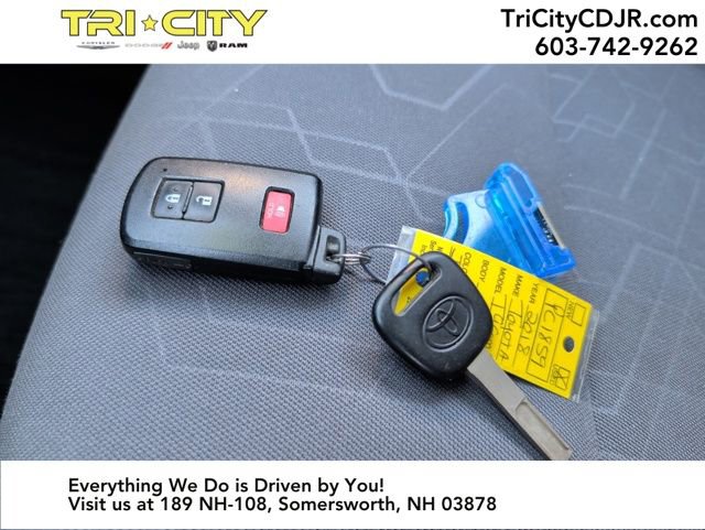 Used 2018 Toyota Tacoma TRD Off-Road w/ Technology Package image 34