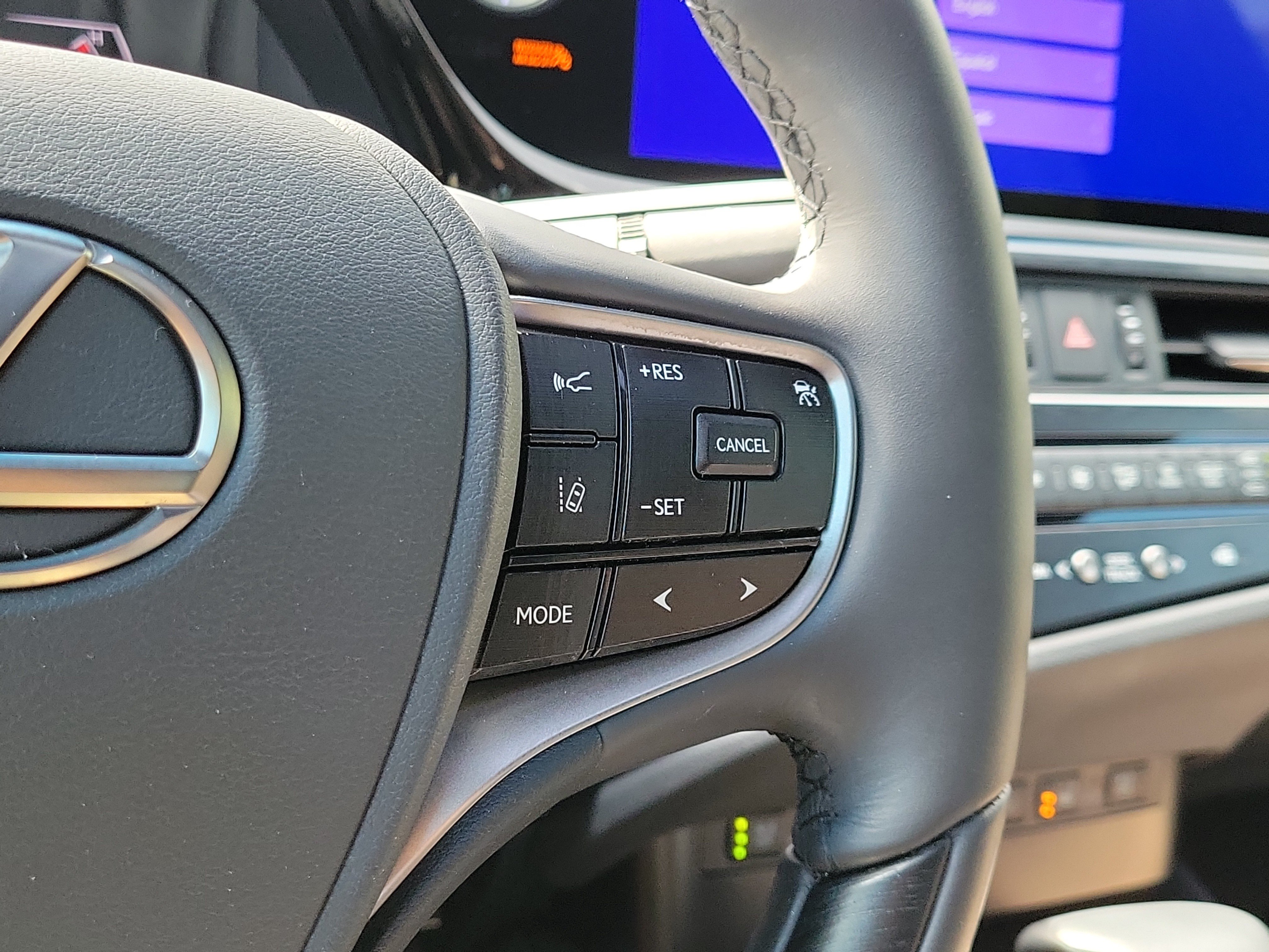 Used 2024 Lexus ES 350 Ultra Luxury w/ Accessory Package (Z2) FWD image 20