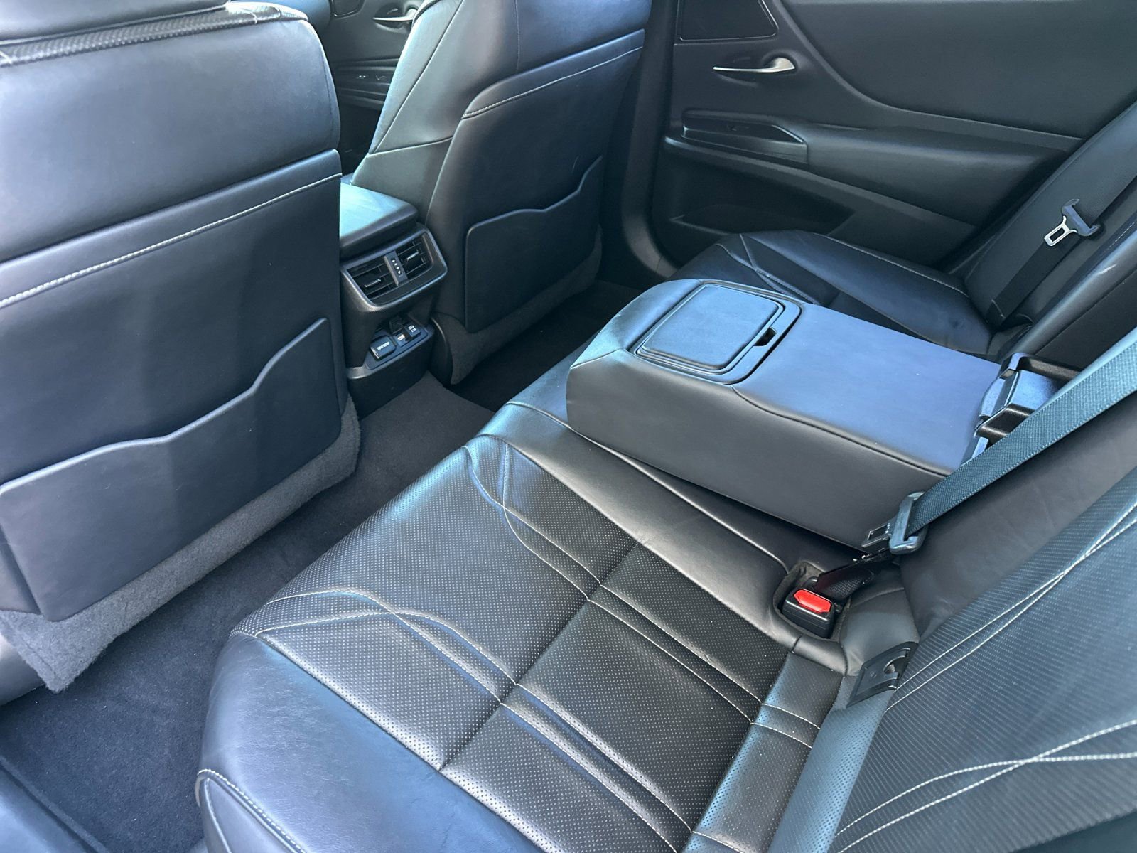 Used 2021 Lexus ES 300h 300h Luxury w/ Accessory Package 2 image 12