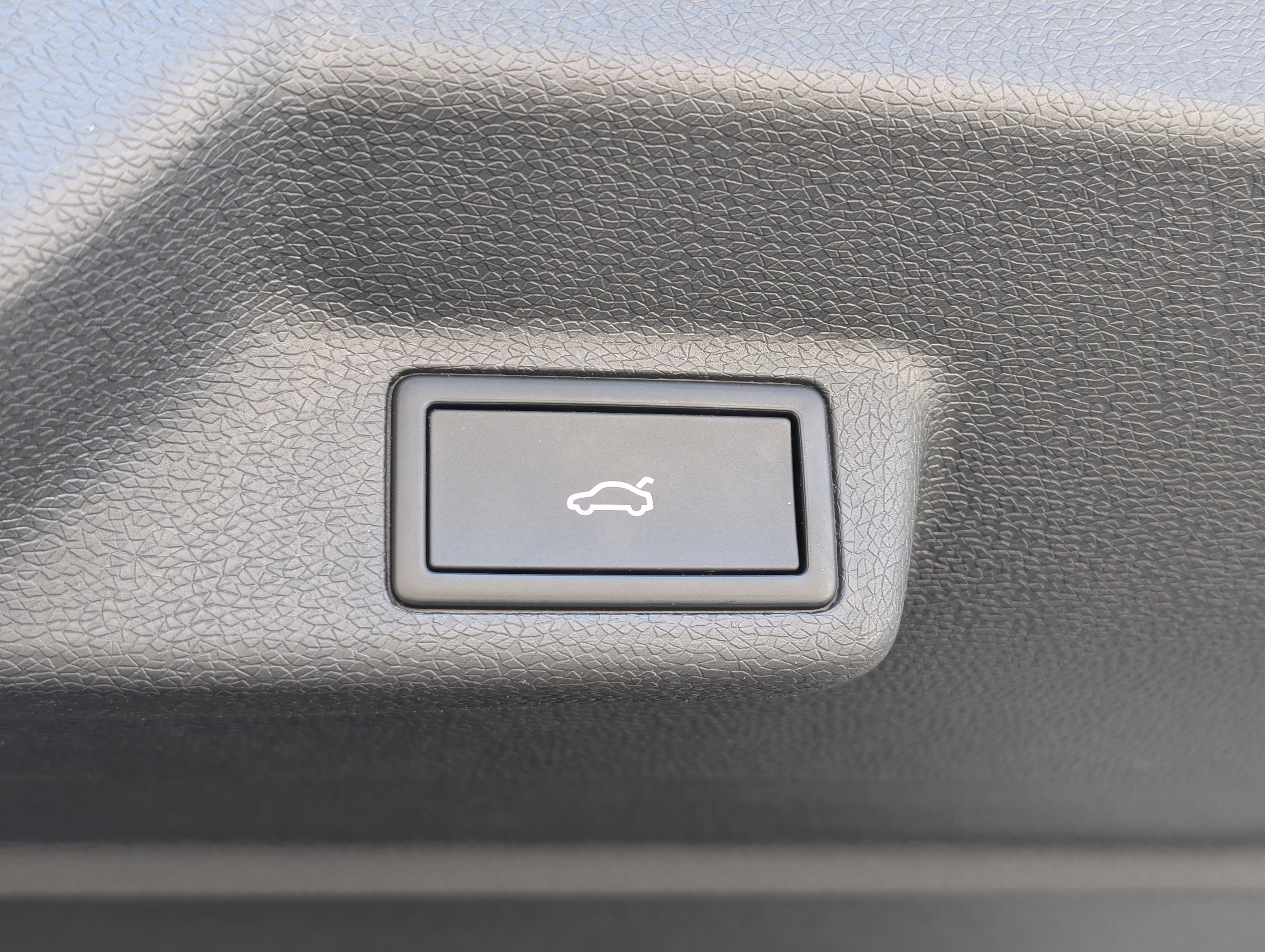 Used 2025 Volkswagen ID. Buzz Pro S Plus RWD image 21