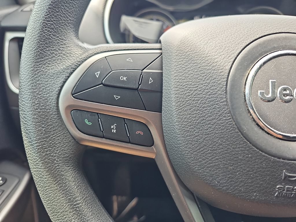 Used 2021 Jeep Cherokee Latitude FWD image 17