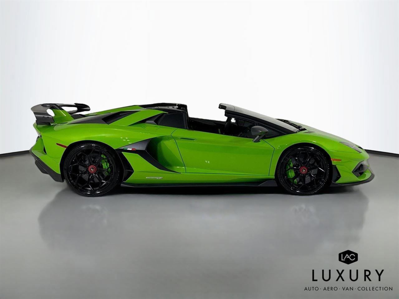 Used 2021 Lamborghini Aventador SVJ image 5