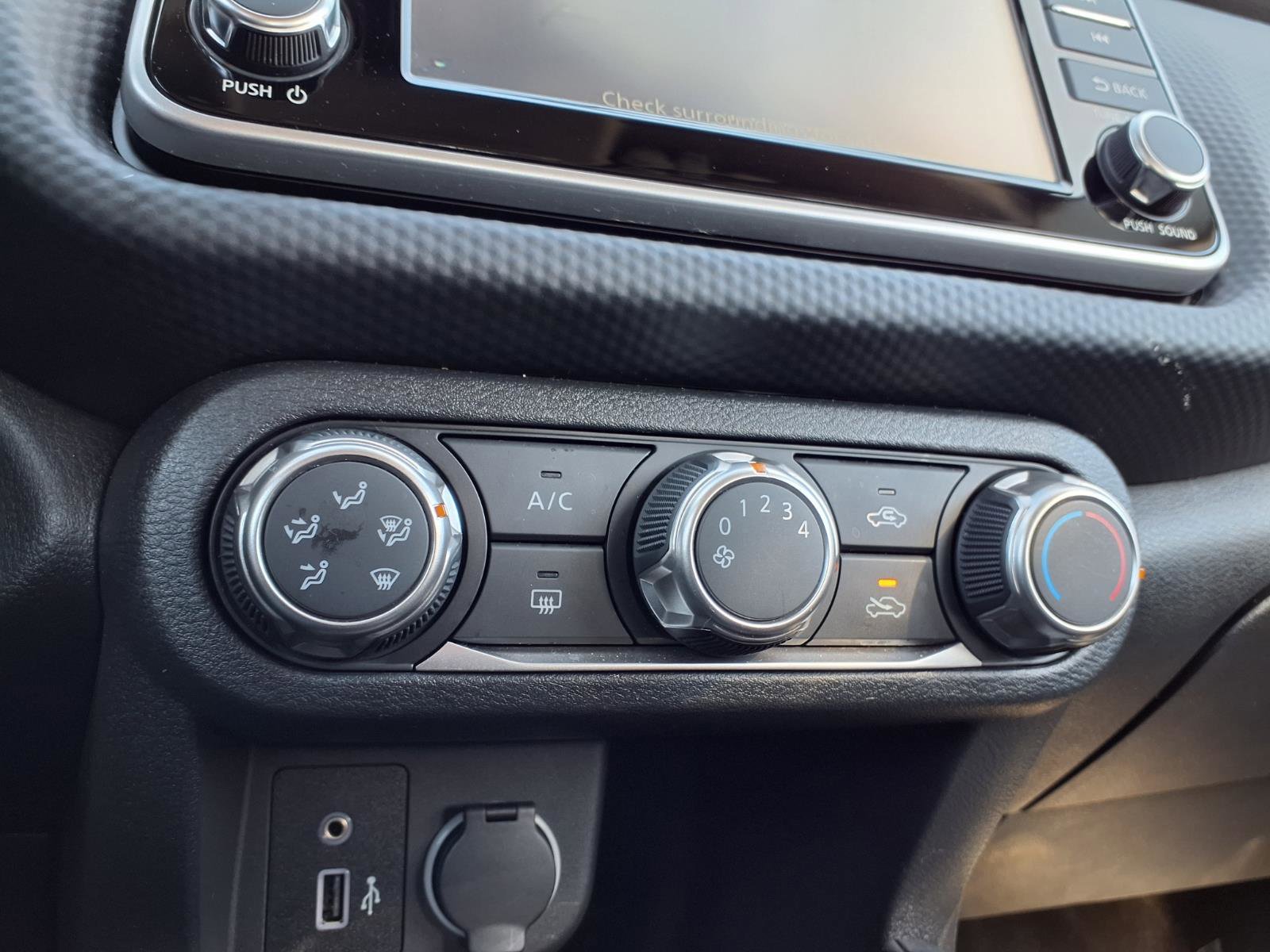 Used 2025 Nissan Kicks Play S image 5