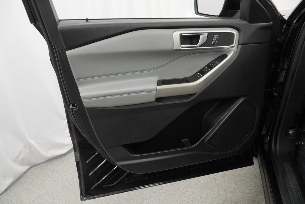 Used 2022 Ford Explorer XLT w/ Equipment Group 202A image 45