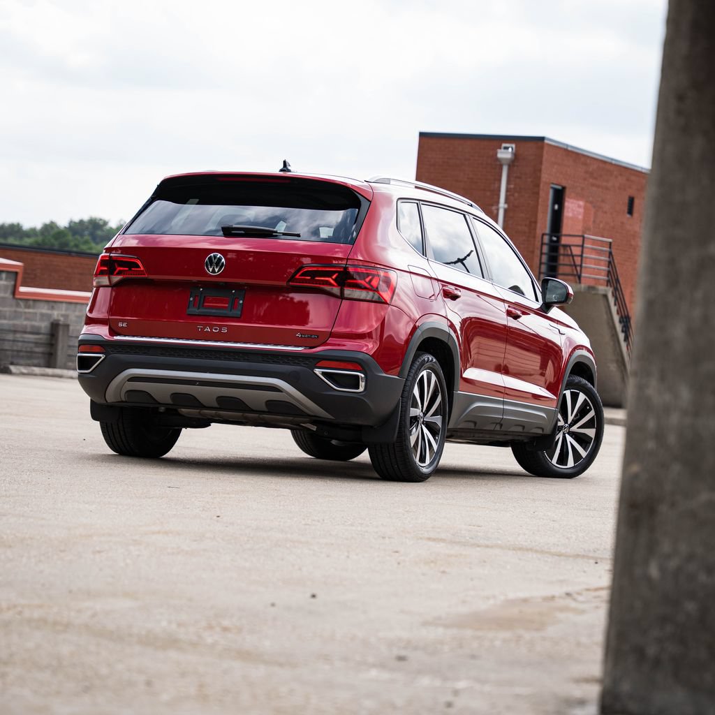 Certified 2023 Volkswagen Taos SE w/ Panoramic Sunroof Package AWD/4WD image 6