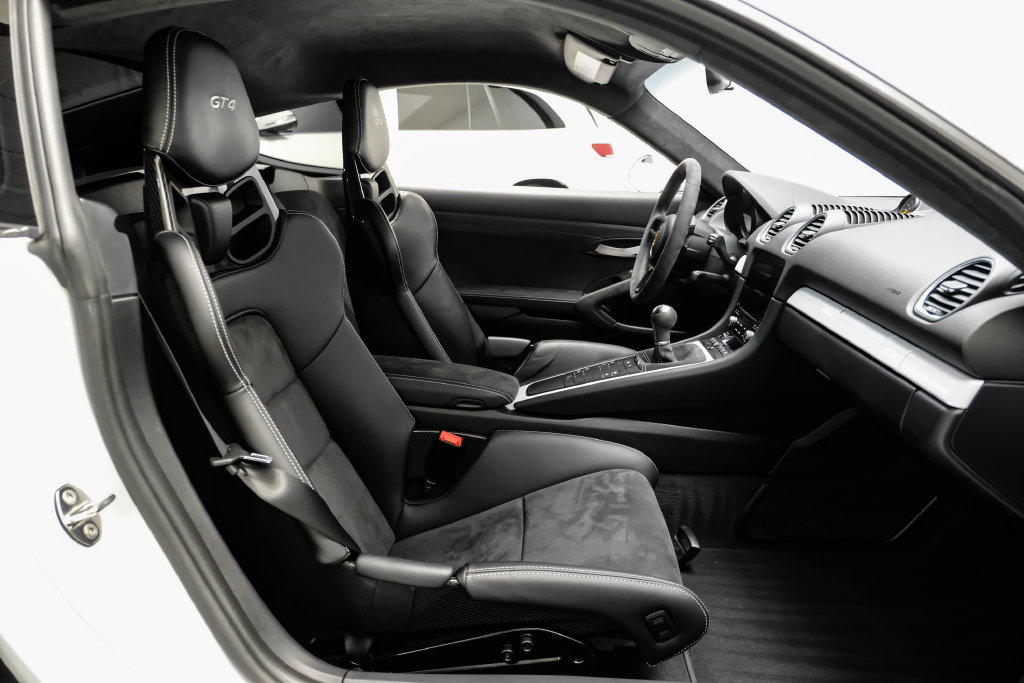 Used 2020 Porsche 718 Cayman GT4 RWD image 29