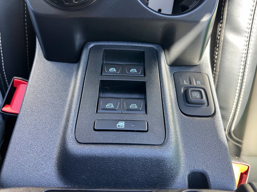 Used 2026 Ford Bronco Outer Banks w/ Sasquatch Package AWD/4WD image 32
