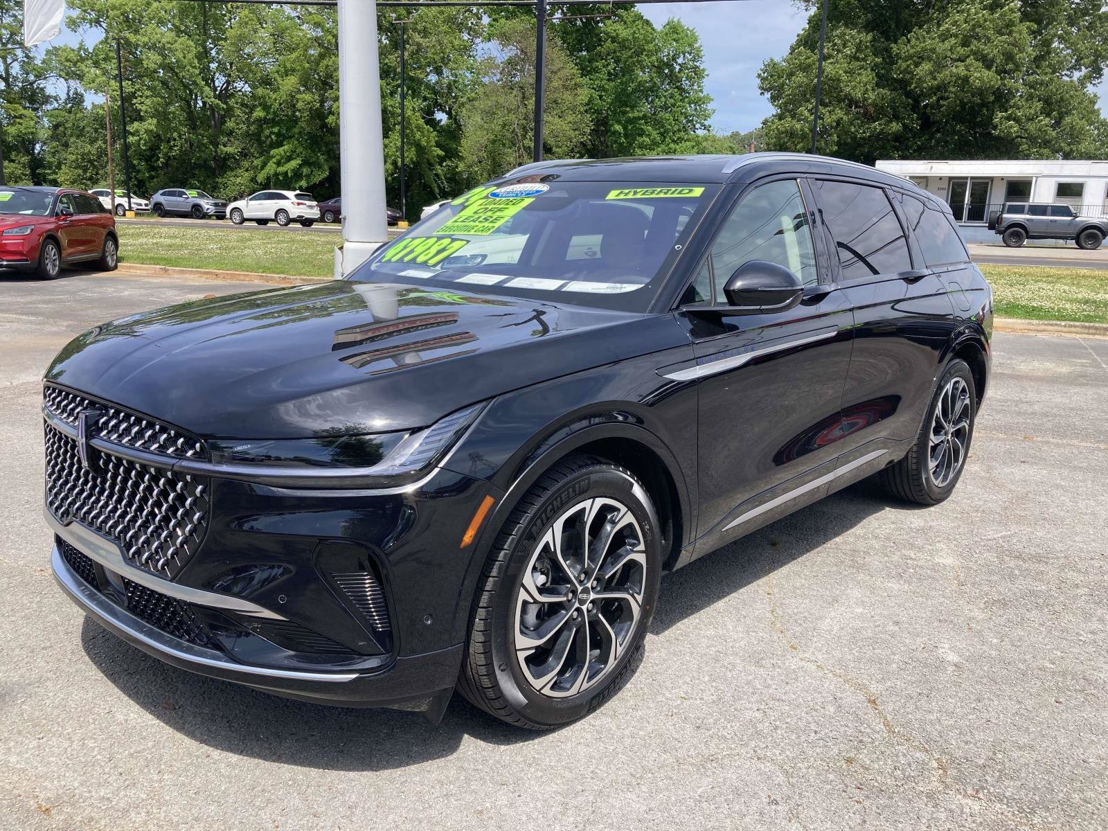 Certified 2024 Lincoln Nautilus Reserve w/ Equipment Group 202A AWD/4WD image 9