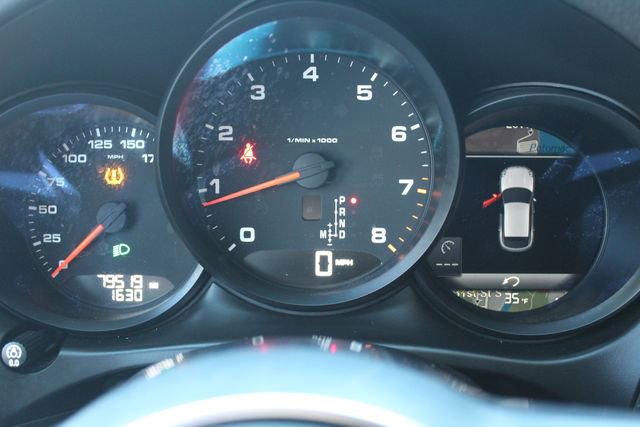 Used 2018 Porsche Macan image 20