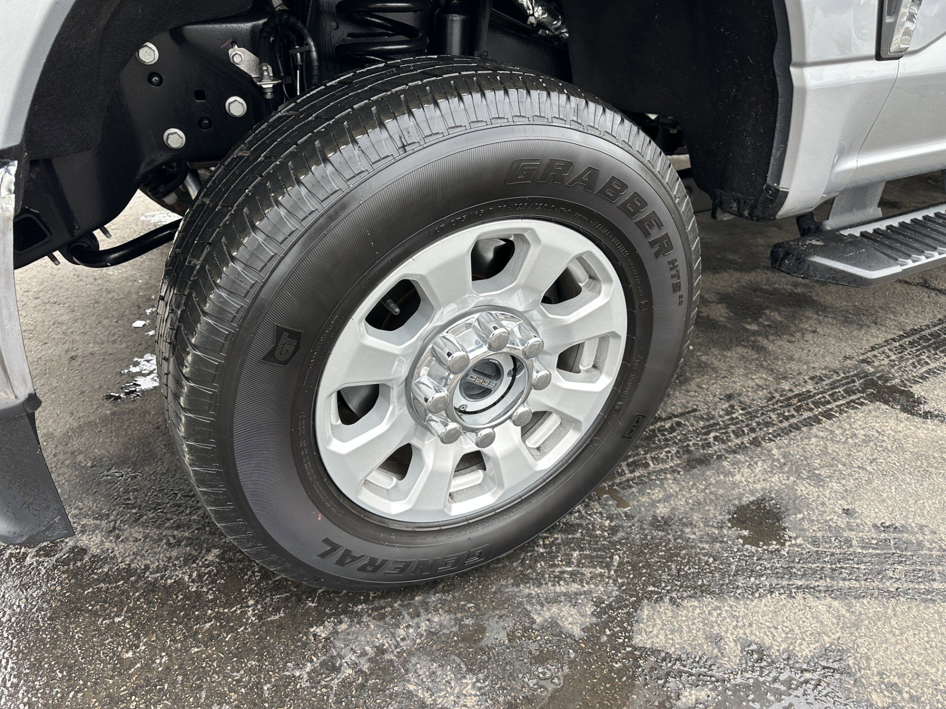 Certified 2024 Ford F250 XLT w/ Snow Plow/Camper Package image 8