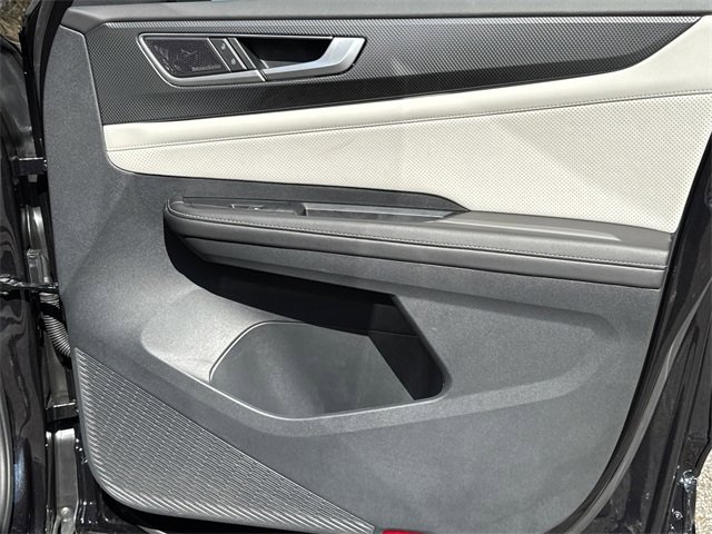 Used 2025 Volkswagen Atlas Cross Sport SEL Premium R-Line image 14