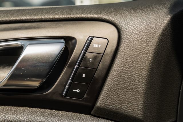 Used 2016 Porsche Cayenne image 40