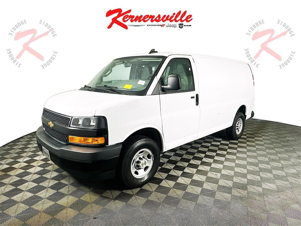 Used 2024 Chevrolet Express 2500 image 3