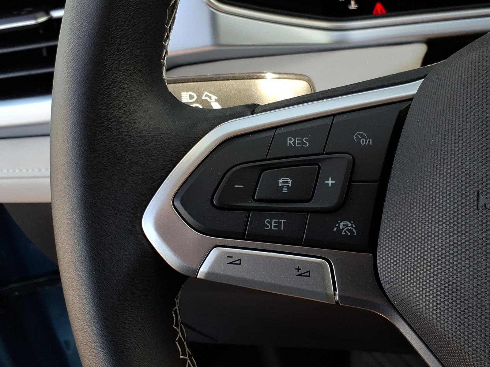 New 2026 Volkswagen Taos SE image 20