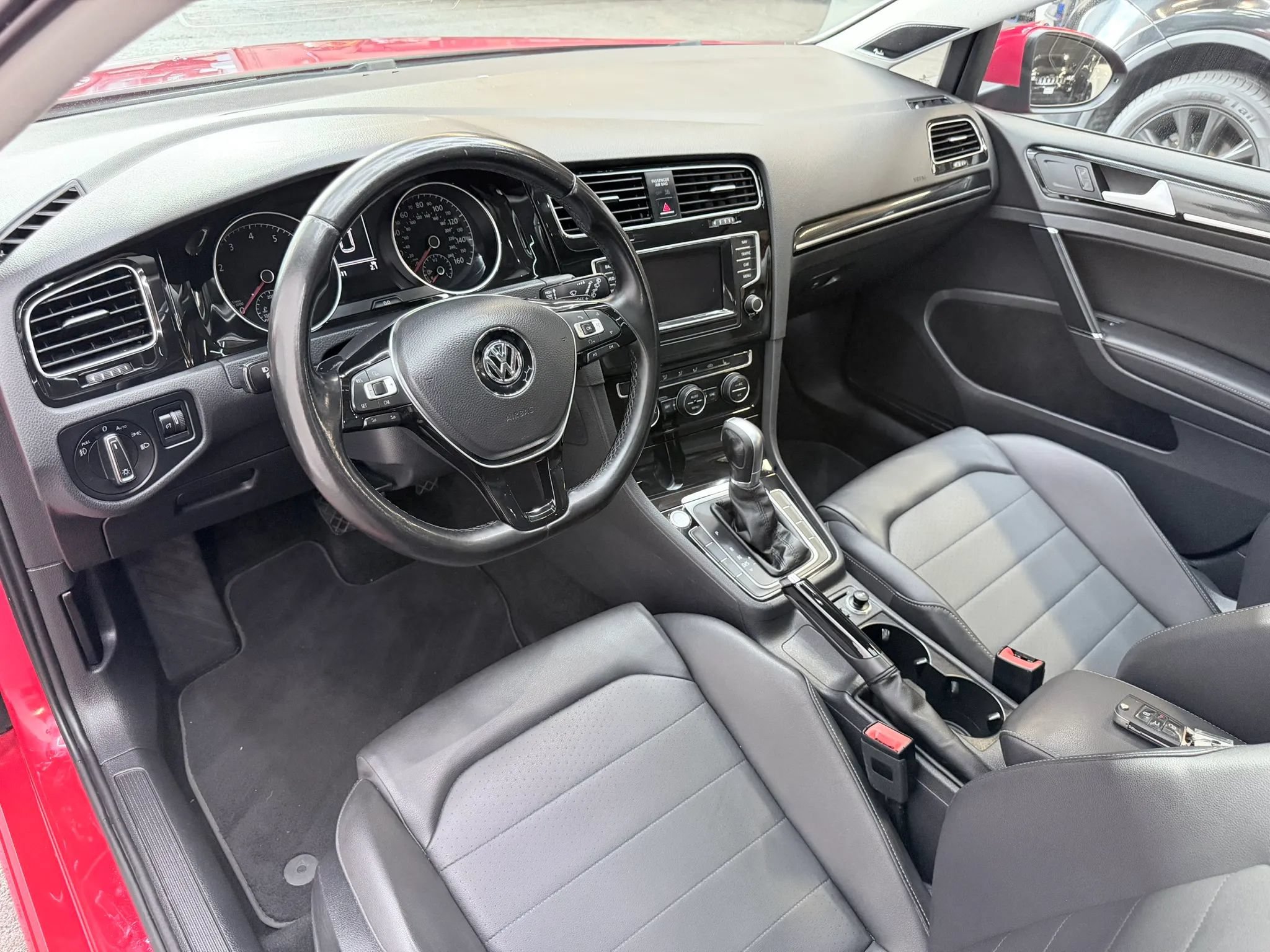 Used 2015 Volkswagen Golf SEL FWD image 11