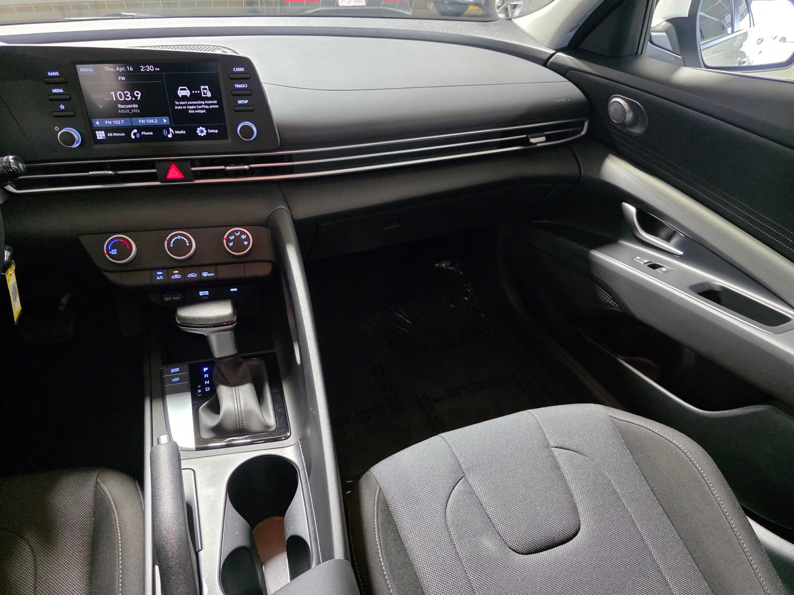 Used 2026 Hyundai Elantra SE image 17