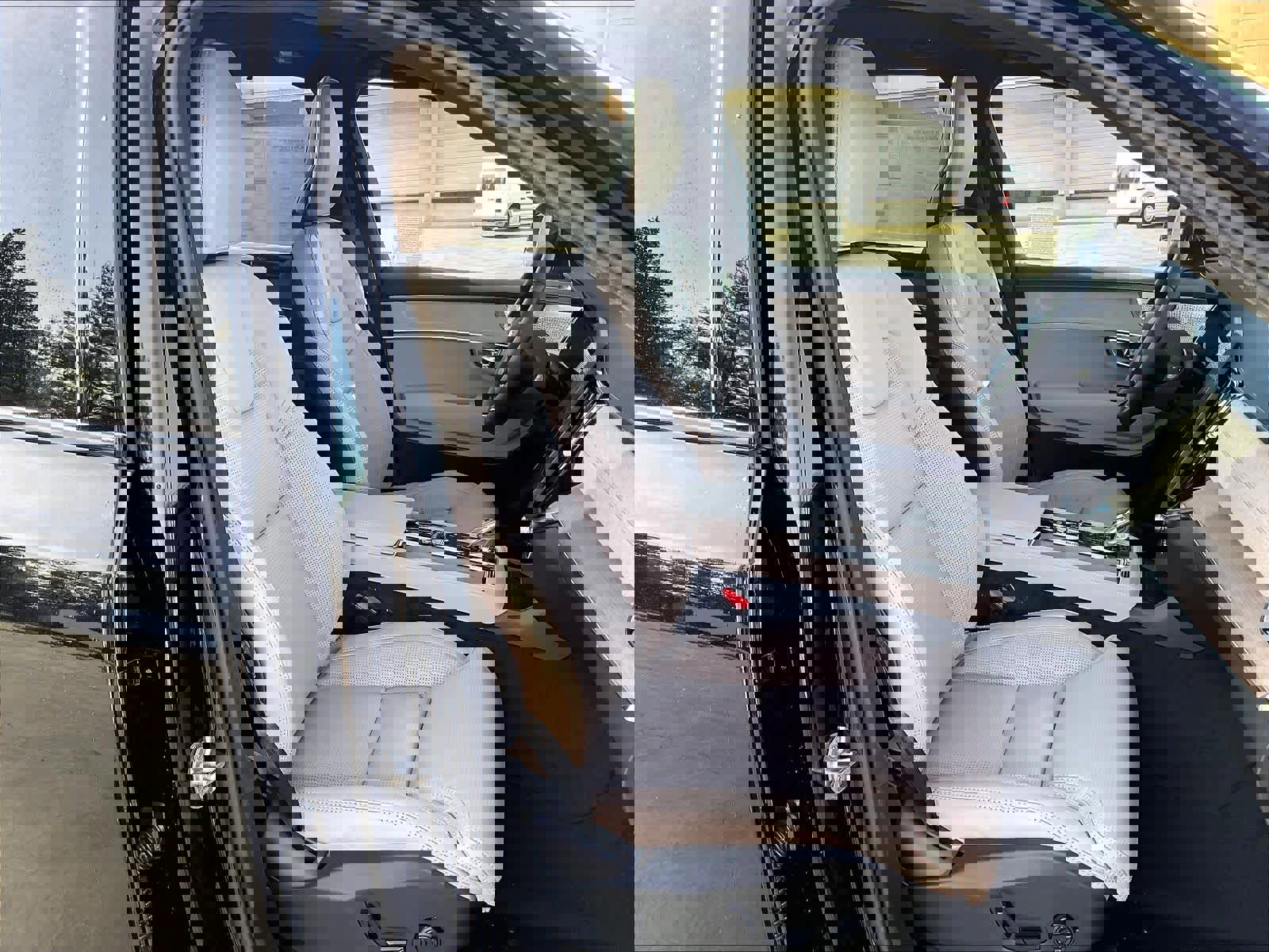 New 2026 Volvo XC90 T8 Ultra w/ Lounge Package image 32