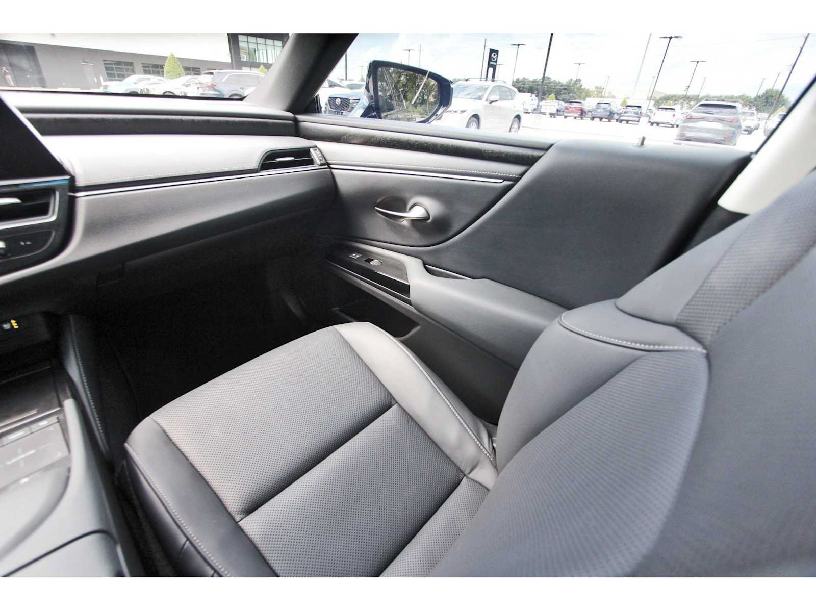 Used 2022 Lexus ES 350 w/ Premium Package FWD image 8