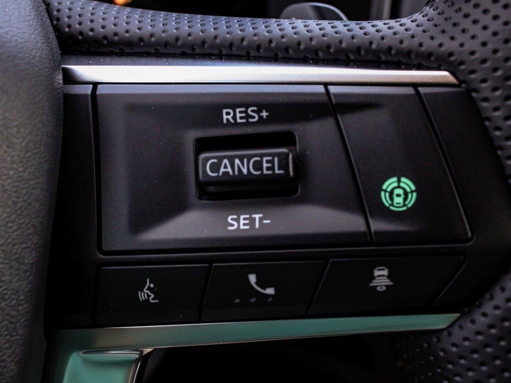 New 2025 Mitsubishi Outlander SE image 28