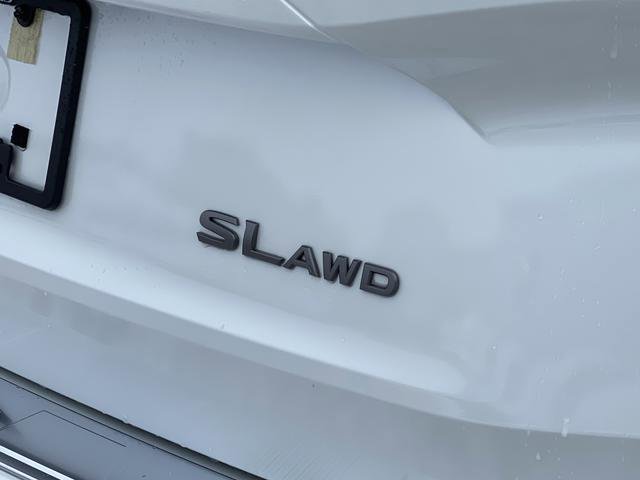 Used 2025 Nissan Rogue SL AWD/4WD image 31