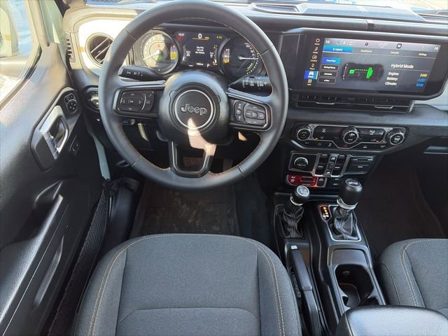 Used 2024 Jeep Wrangler Unlimited image 14