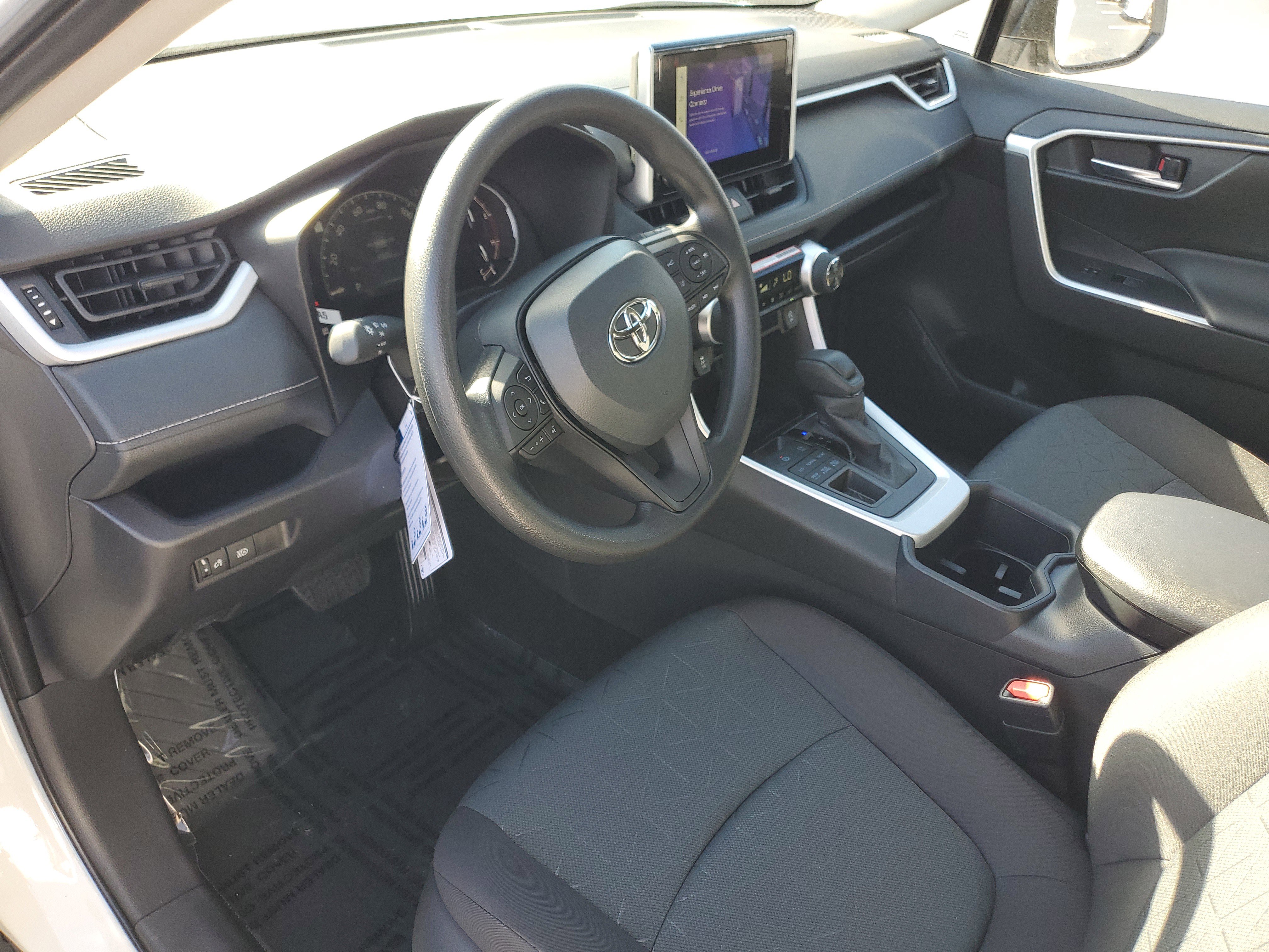 Used 2025 Toyota RAV4 XLE image 20