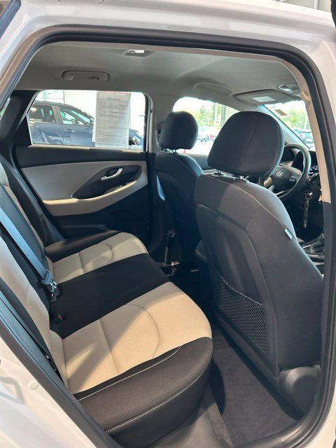 Used 2018 Hyundai Elantra GT FWD image 8