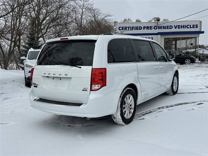Used 2018 Dodge Grand Caravan SXT image 3