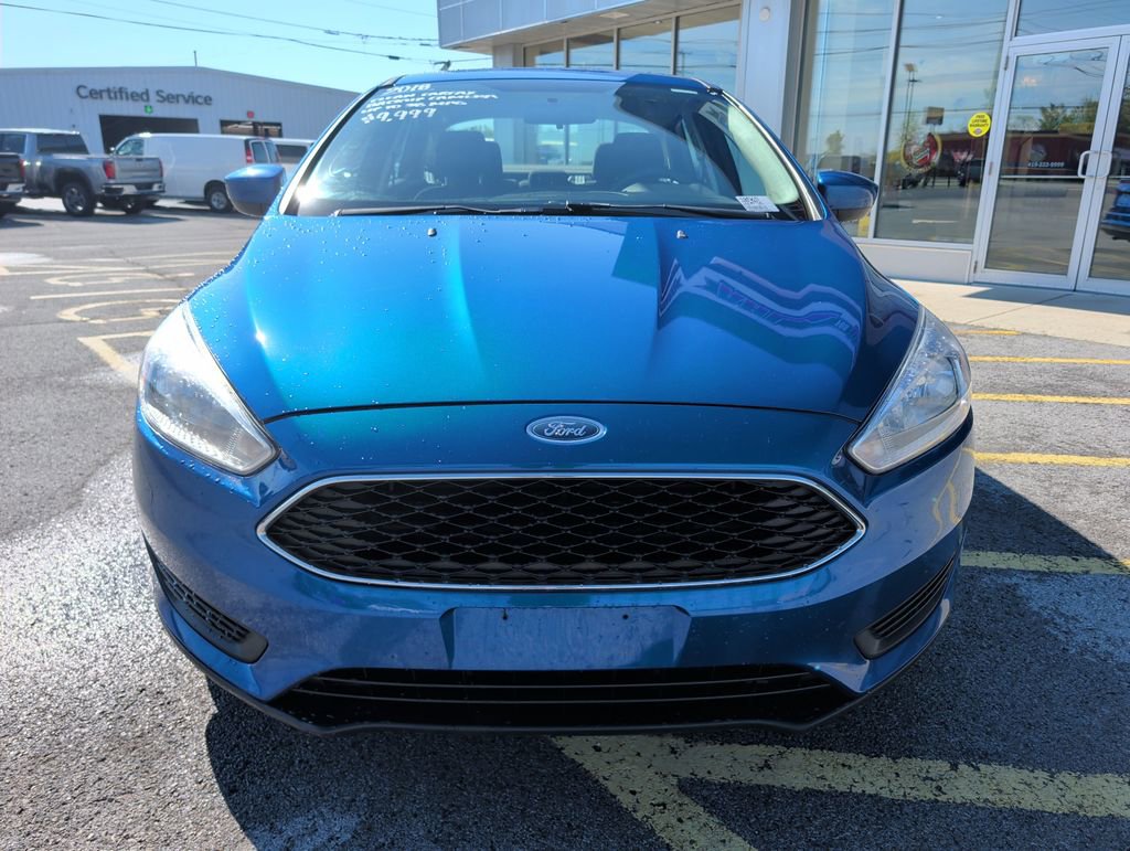 Used 2018 Ford Focus SE FWD image 2