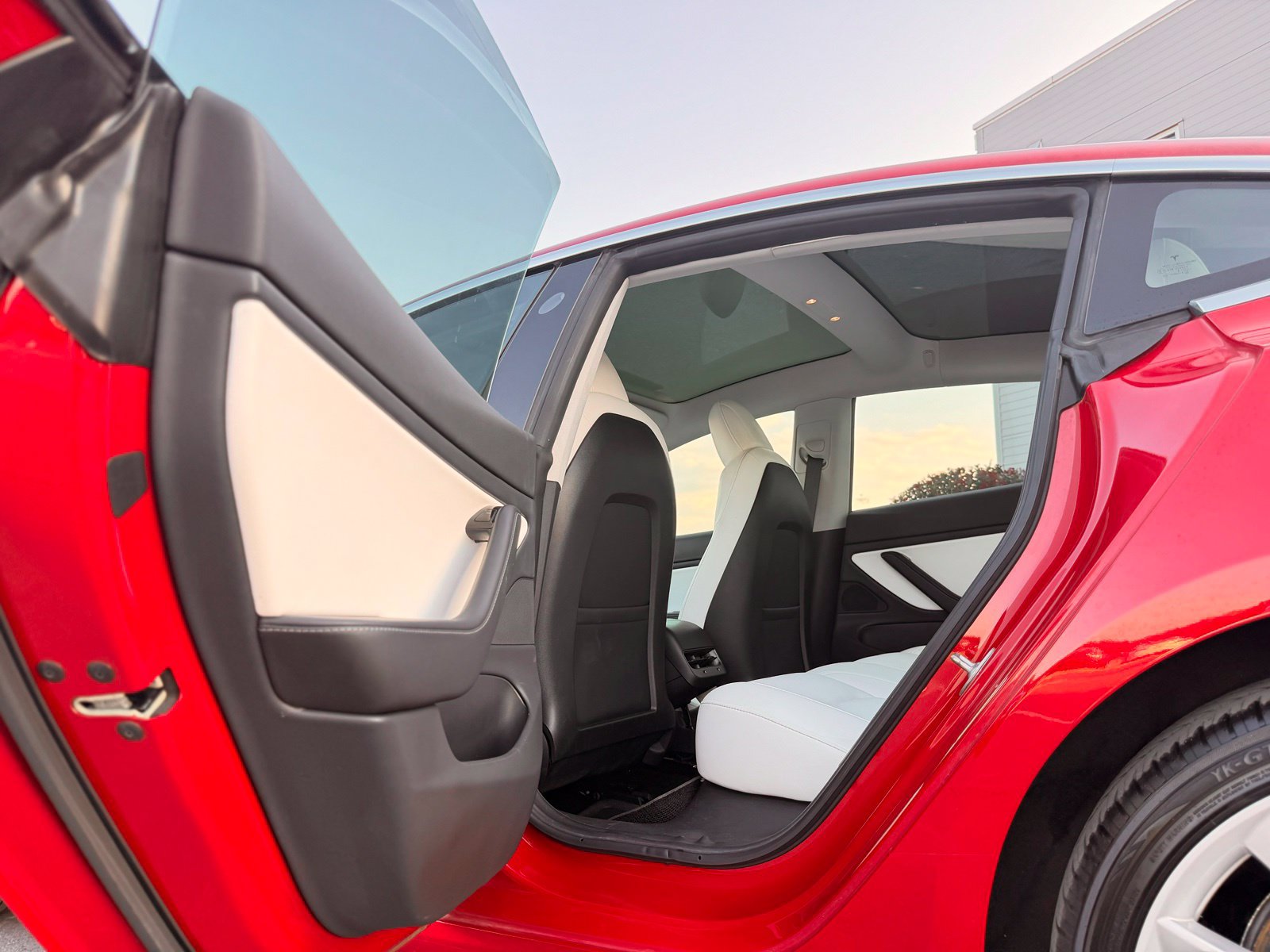 Used 2018 Tesla Model 3 Long Range AWD/4WD image 24