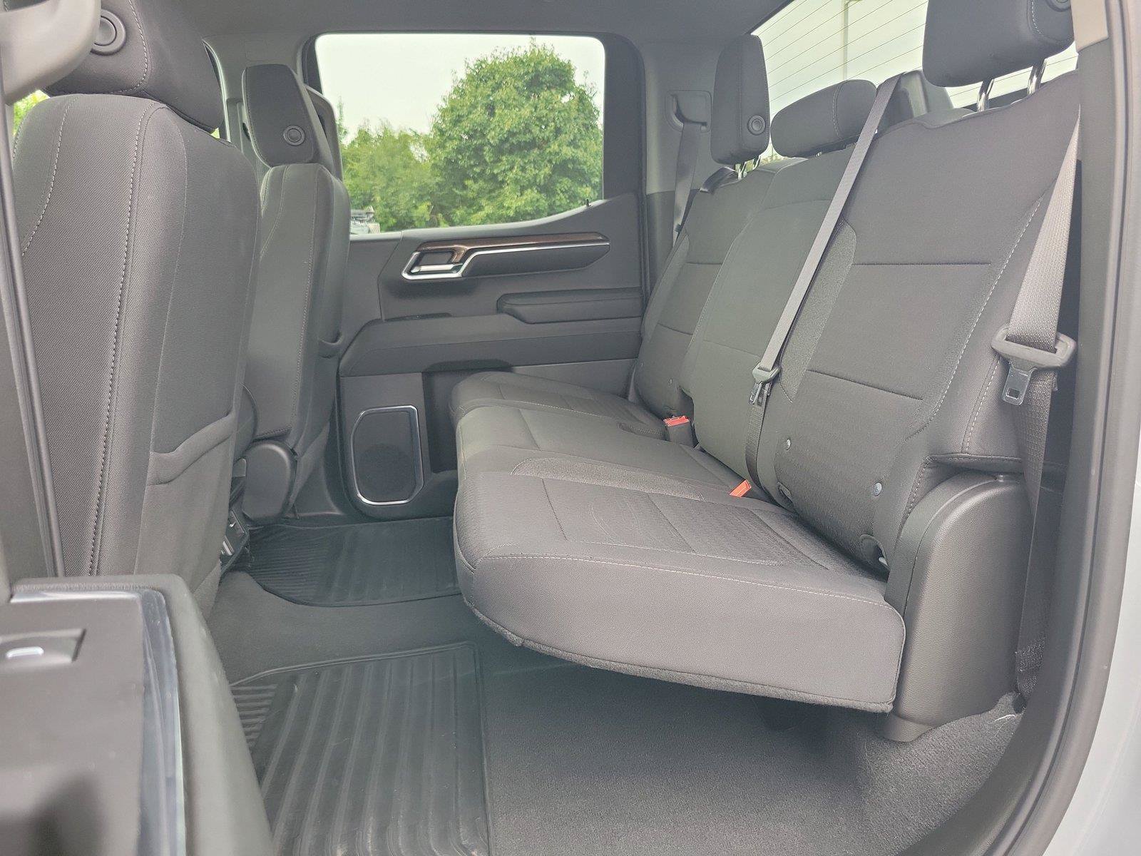 Used 2024 Chevrolet Silverado 1500 LT AWD/4WD image 19