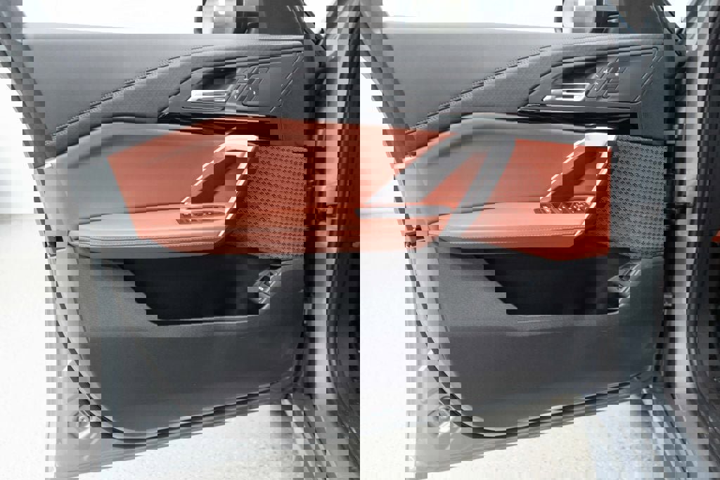 Used 2026 BMW X2 xDrive28i w/ M Sport Package image 14