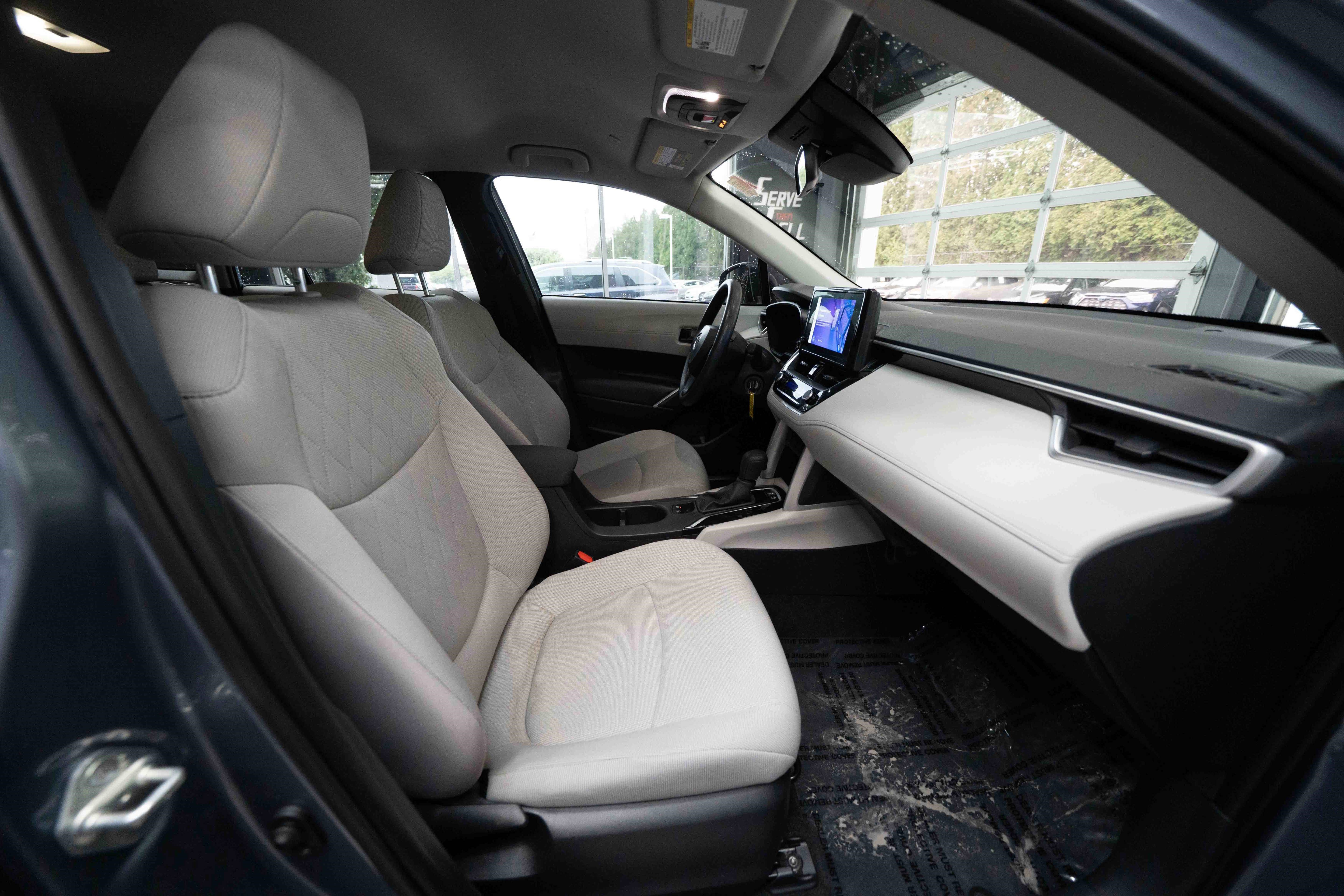 Used 2024 Toyota Corolla Cross L image 27