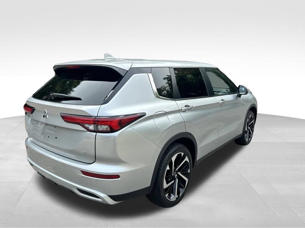 Used 2024 Mitsubishi Outlander SE FWD image 5