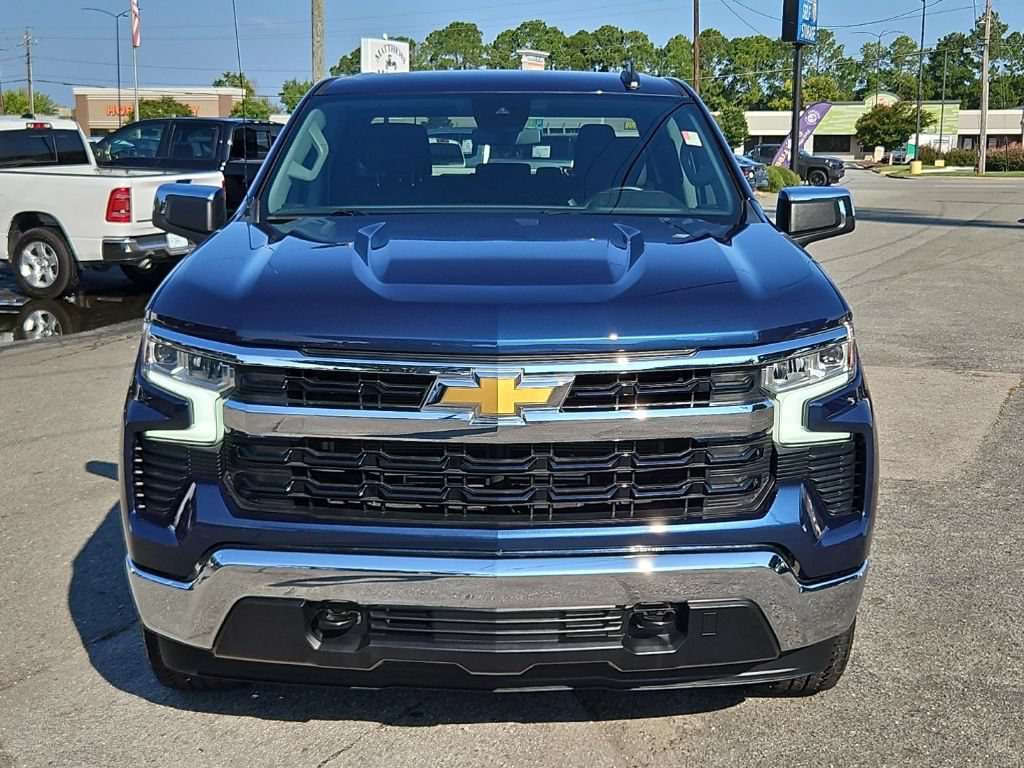 Used 2023 Chevrolet Silverado 1500 LT AWD/4WD image 2