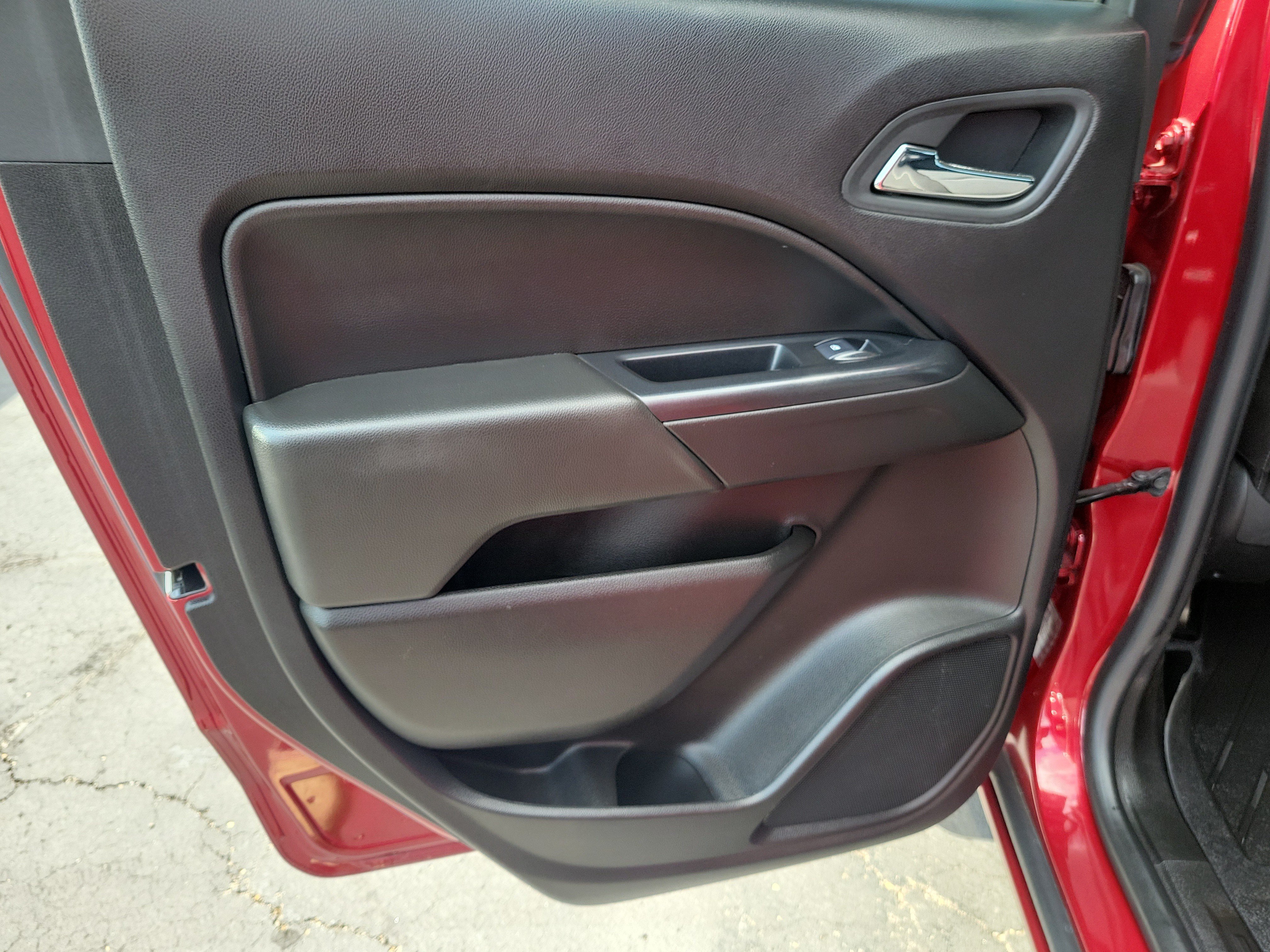 Used 2019 Chevrolet Colorado LT w/ LT Convenience Package AWD/4WD image 15