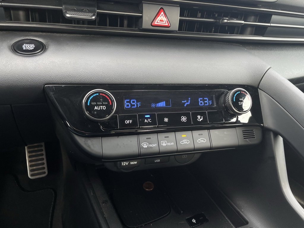 Used 2025 Hyundai Elantra Sport image 17