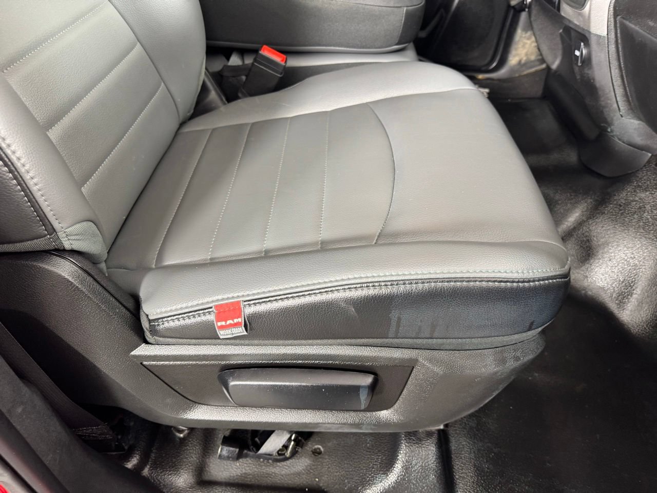 Used 2023 RAM 1500 Tradesman w/ Chrome Appearance Group AWD/4WD image 39