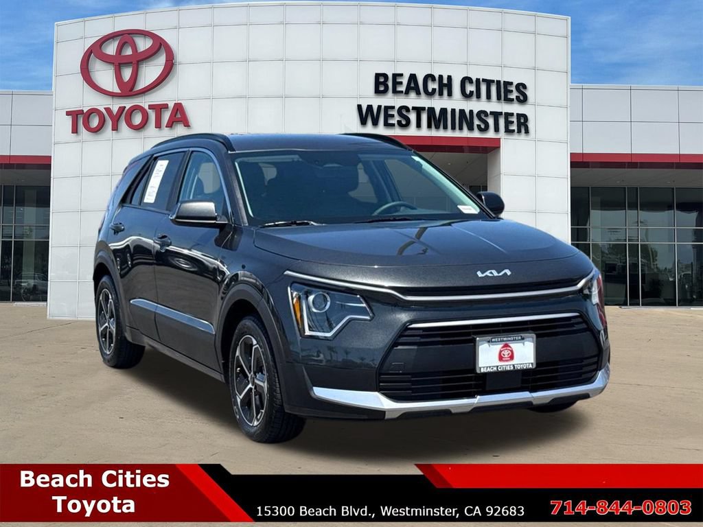 Used 2025 Kia Niro EX FWD image 2