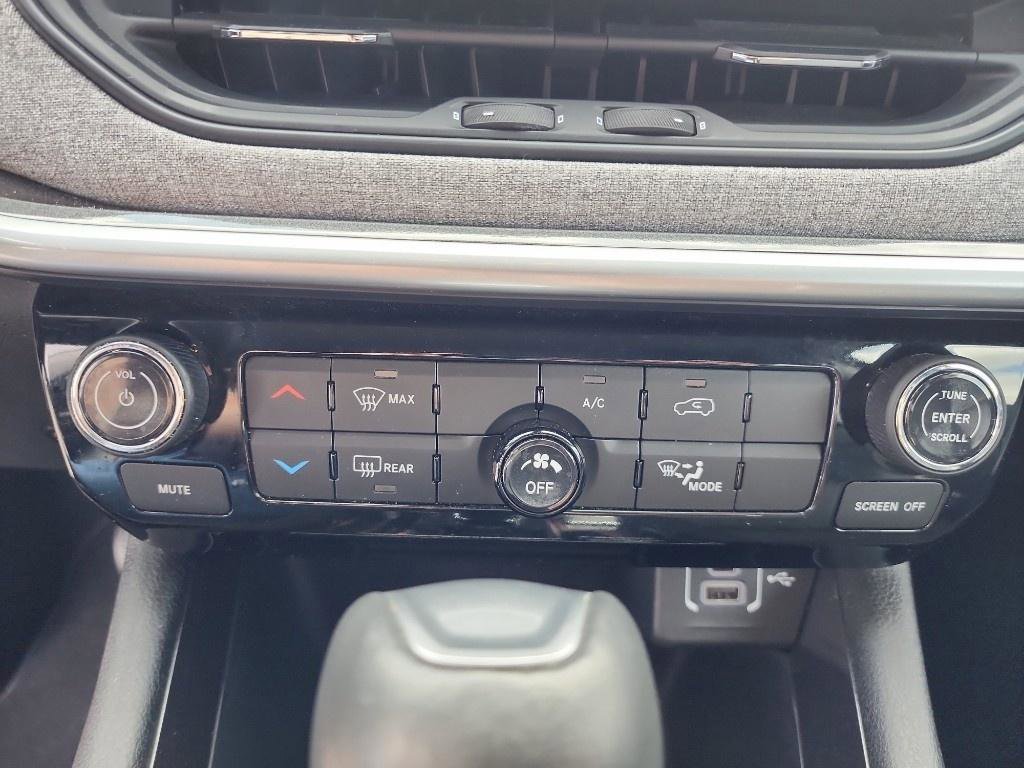 Used 2022 Jeep Compass Latitude image 15