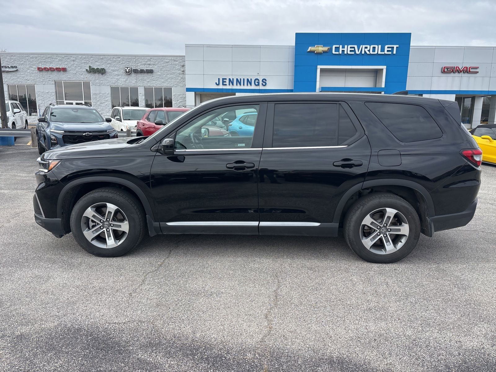 Used 2024 Honda Pilot EX-L image 3