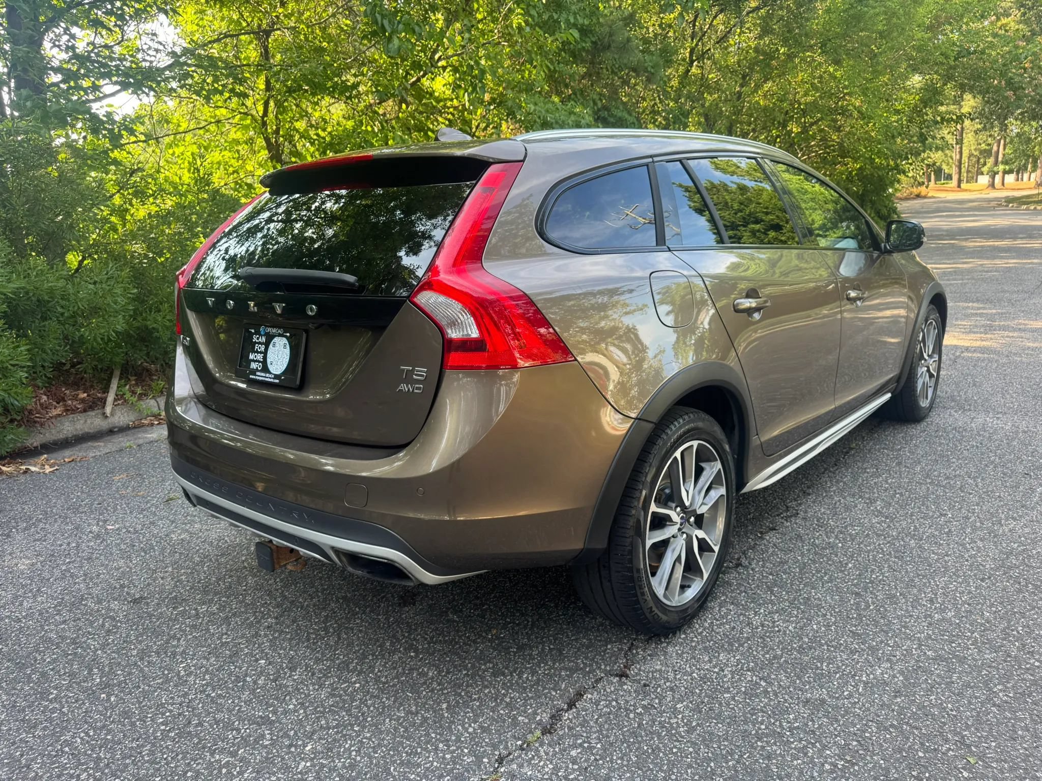 Used 2015 Volvo V60 T5 Cross Country Platinum AWD/4WD image 4