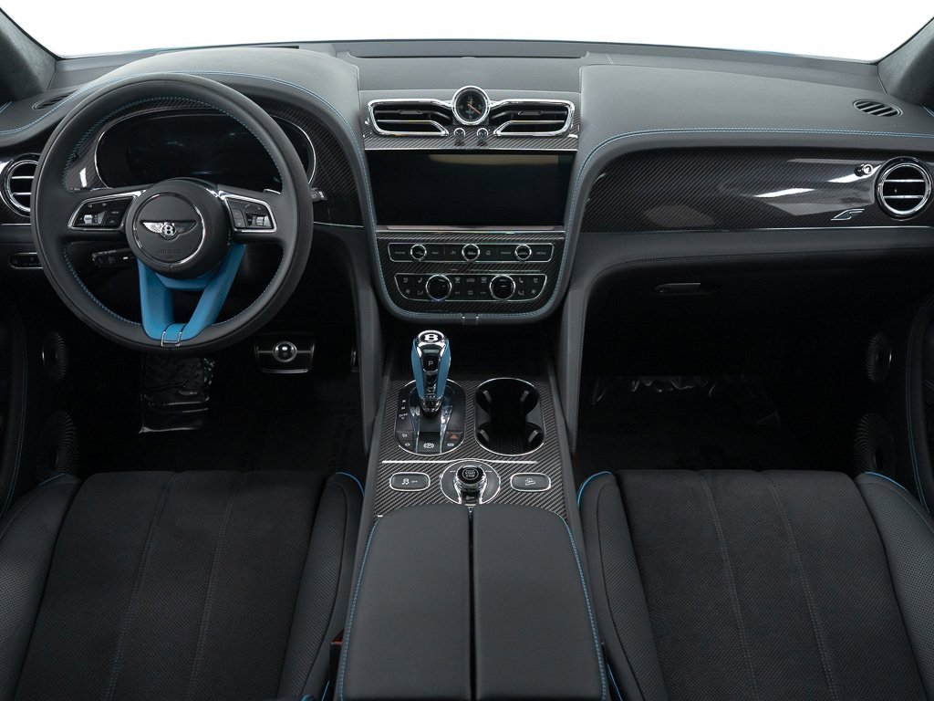 Used 2025 Bentley Bentayga S image 28