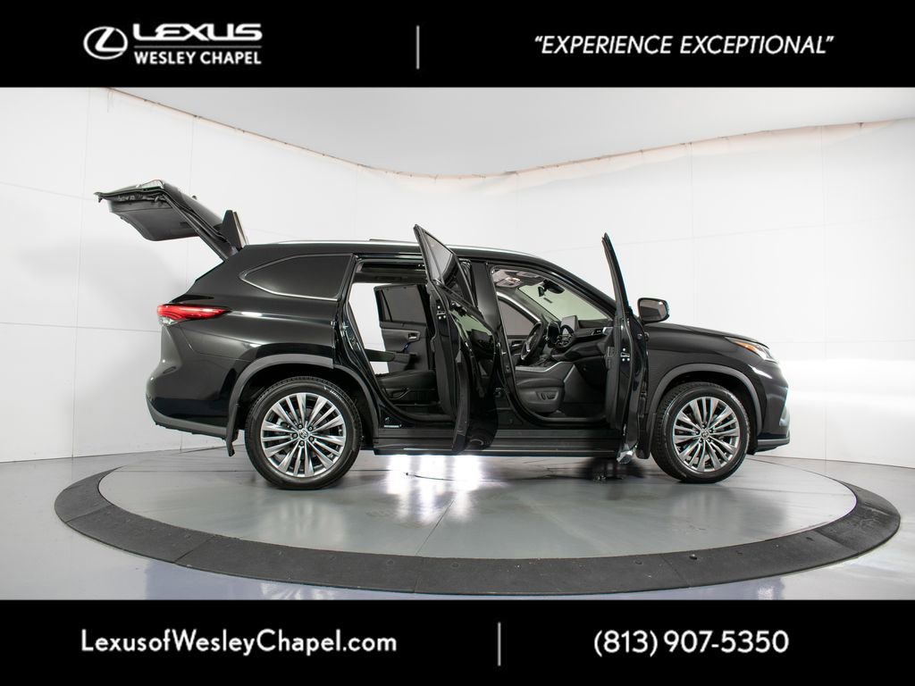 Used 2020 Toyota Highlander Platinum image 15