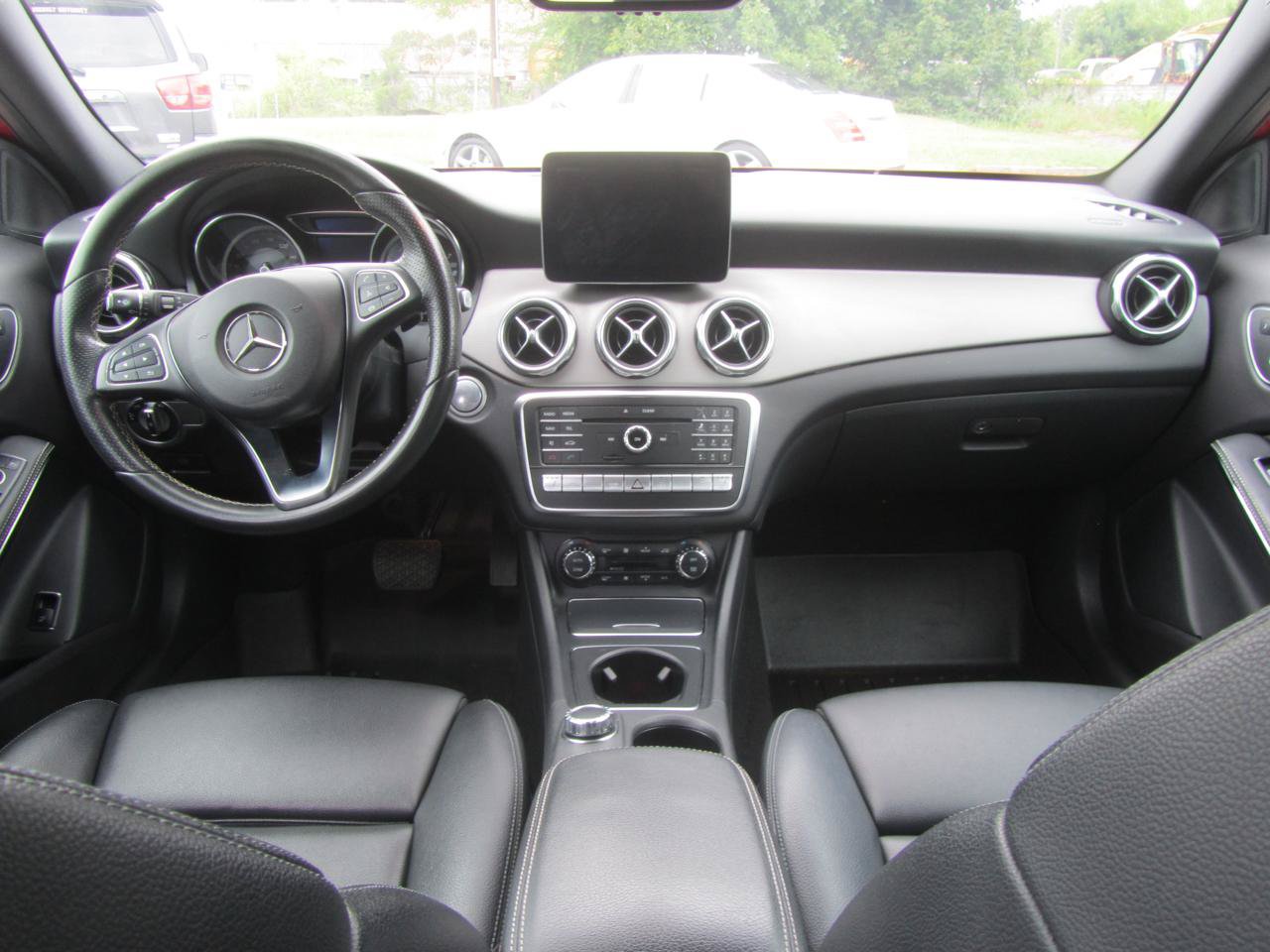 Used 2018 Mercedes-Benz GLA 250 4MATIC image 13